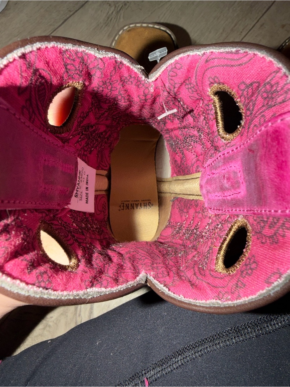 Cowgirl boots - Picture 6 of 10
